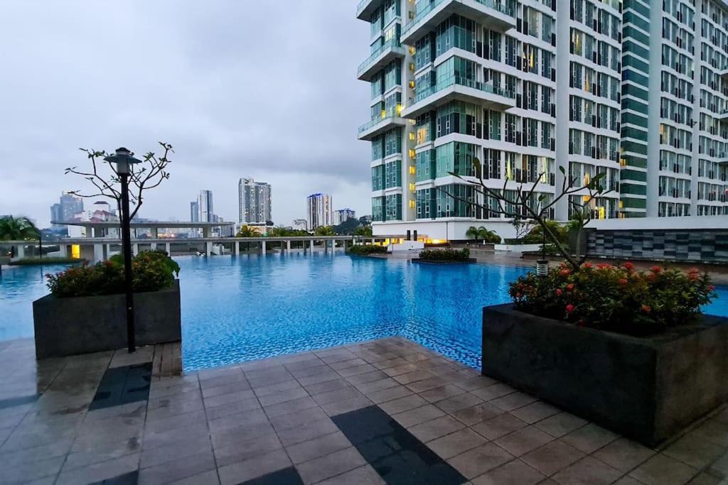 Pangsapuri Elegant 5star Mid Valley Kl Sunway By Stayz With Shopping Complex
